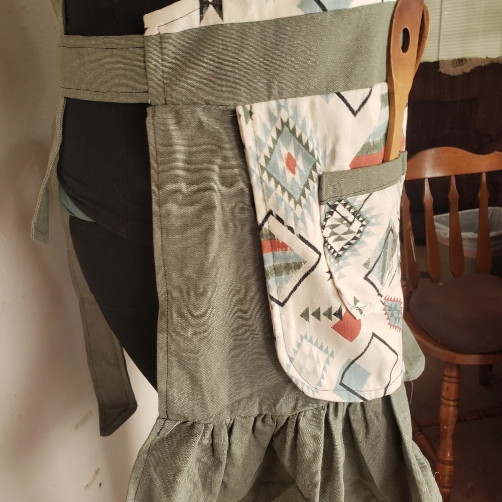 Green Aztec Handmade Kitchen Apron - Picture 5 of 6